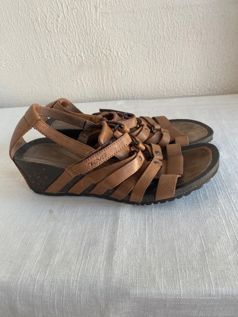 Teva Cabrillo  brown leather wedge sandals Size 9 - Picture 7 of 10